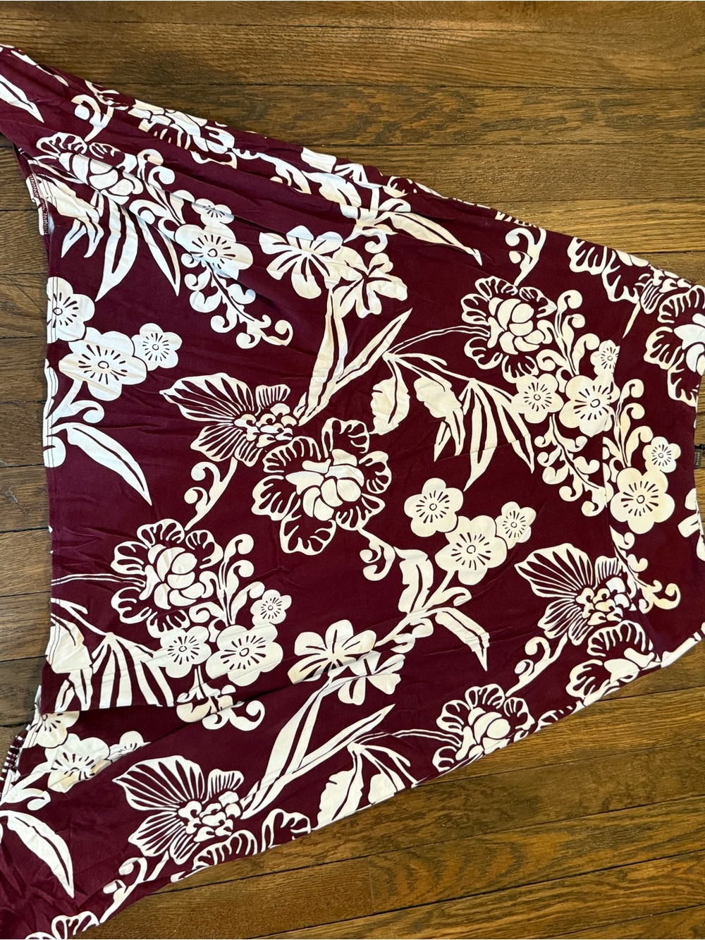 Tommy Bahama Maroon and Cream Floral High-Low Skirt XS New with Tags - Picture 3 of 6